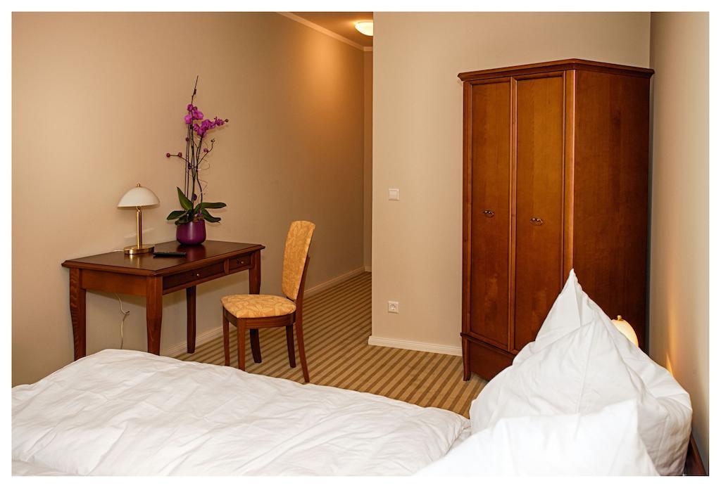Postillion Velpke Room photo
